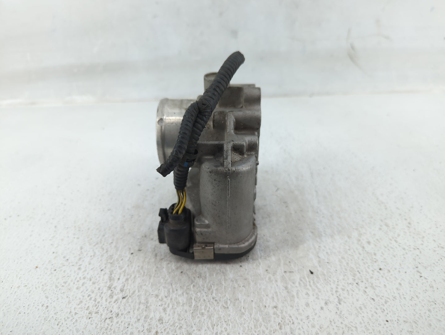 2014-2019 Ford Fiesta Throttle Body P/N:7S7G-9F991-CA Fits Fits 2013 2014 2015 2016 2017 2018 2019 OEM Used Auto Parts - Oem