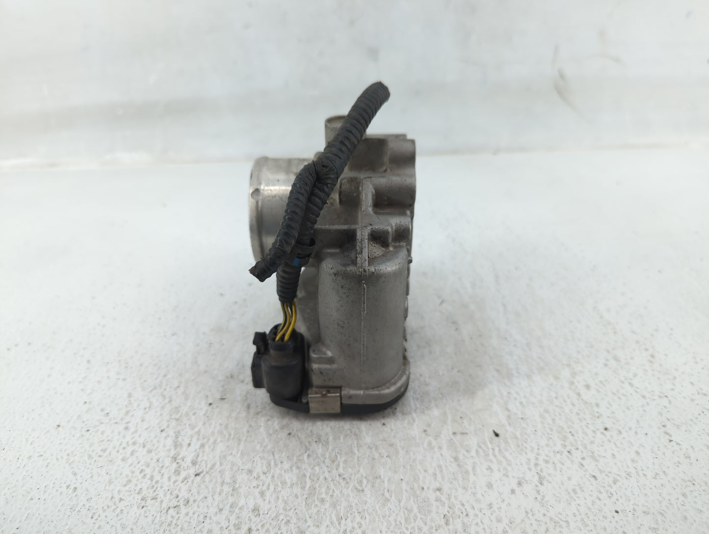 2014-2019 Ford Fiesta Throttle Body P/N:7S7G-9F991-CA Fits Fits 2013 2014 2015 2016 2017 2018 2019 OEM Used Auto Parts - Oem