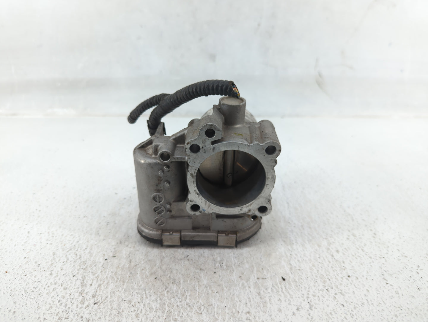 2014-2019 Ford Fiesta Throttle Body P/N:7S7G-9F991-CA Fits Fits 2013 2014 2015 2016 2017 2018 2019 OEM Used Auto Parts - Oem