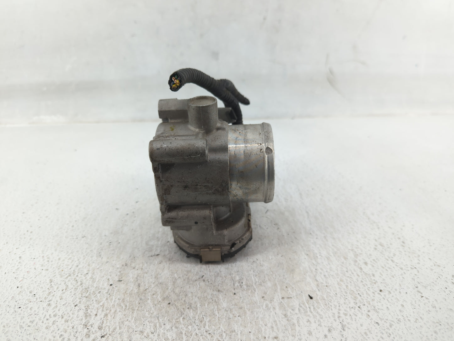 2014-2019 Ford Fiesta Throttle Body P/N:7S7G-9F991-CA Fits Fits 2013 2014 2015 2016 2017 2018 2019 OEM Used Auto Parts - Oem