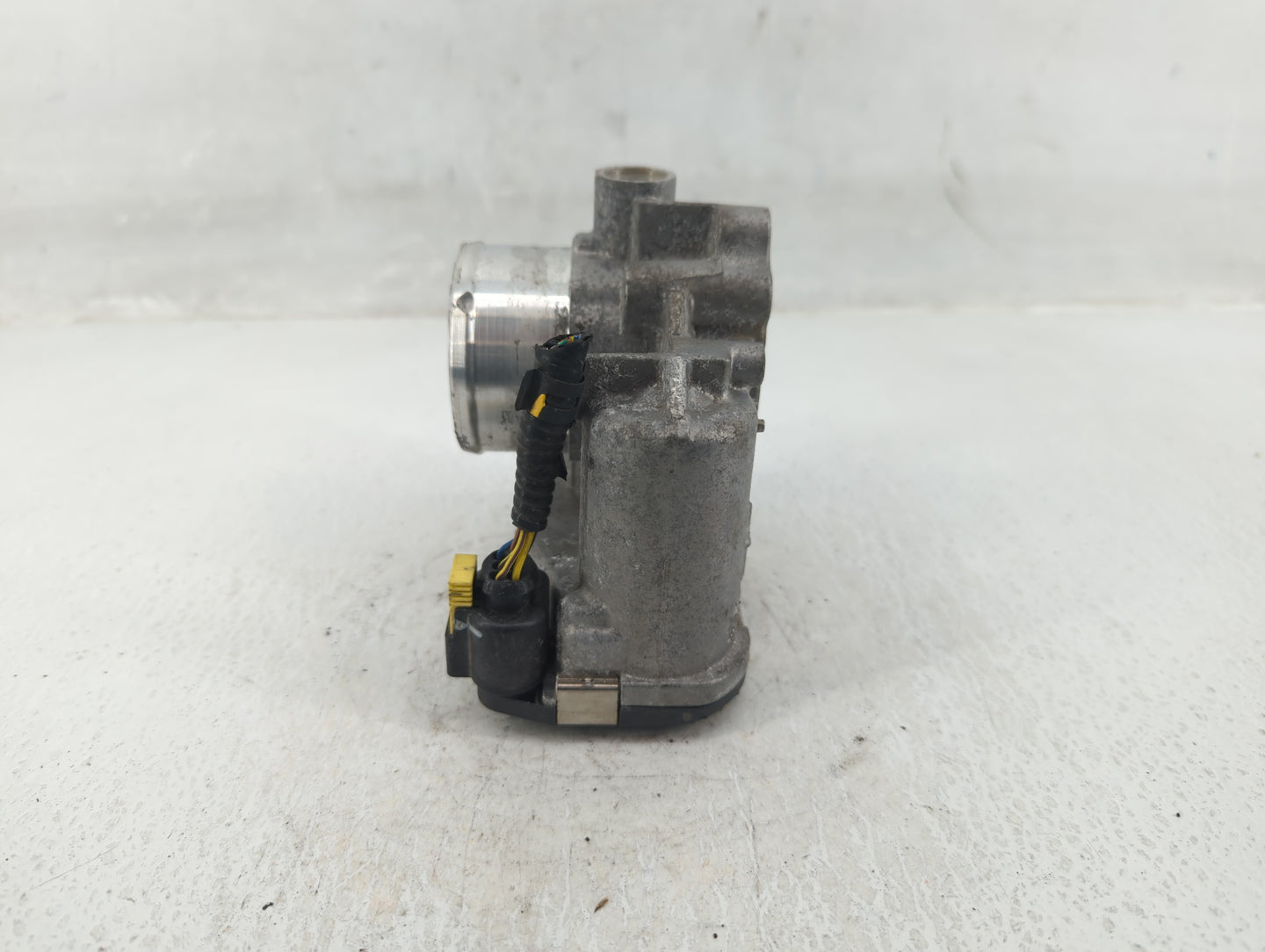 2014-2019 Ford Fiesta Throttle Body P/N:7S7G-9F991-CA Fits Fits 2013 2014 2015 2016 2017 2018 2019 OEM Used Auto Parts - Oem