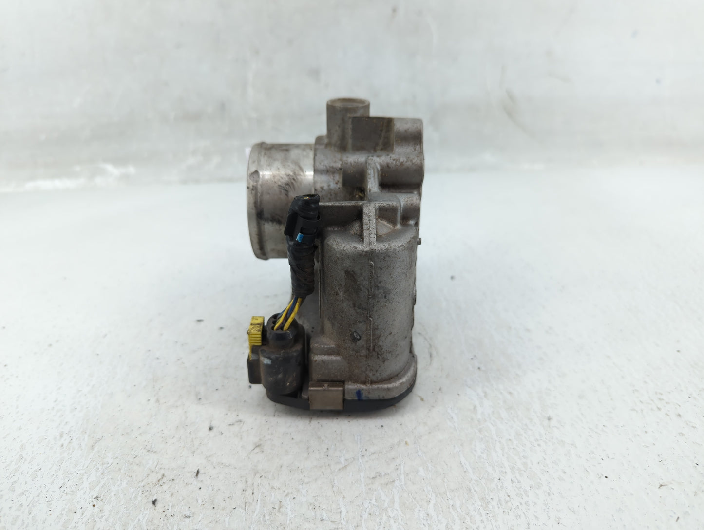 2014-2019 Ford Fiesta Throttle Body P/N:7S7G-9F991-CA Fits Fits 2013 2014 2015 2016 2017 2018 2019 OEM Used Auto Parts - Oem