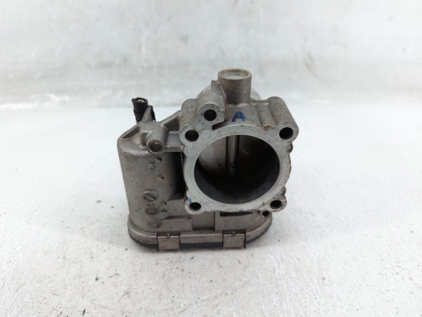 2014-2019 Ford Fiesta Throttle Body P/N:7S7G-9F991-CA Fits Fits 2013 2014 2015 2016 2017 2018 2019 OEM Used Auto Parts - Oem
