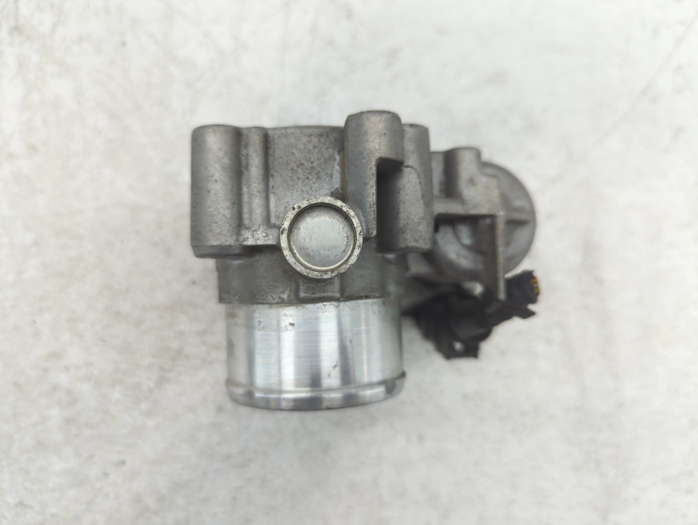 2014-2019 Ford Fiesta Throttle Body P/N:7S7G-9F991-CA Fits Fits 2013 2014 2015 2016 2017 2018 2019 OEM Used Auto Parts - Oem