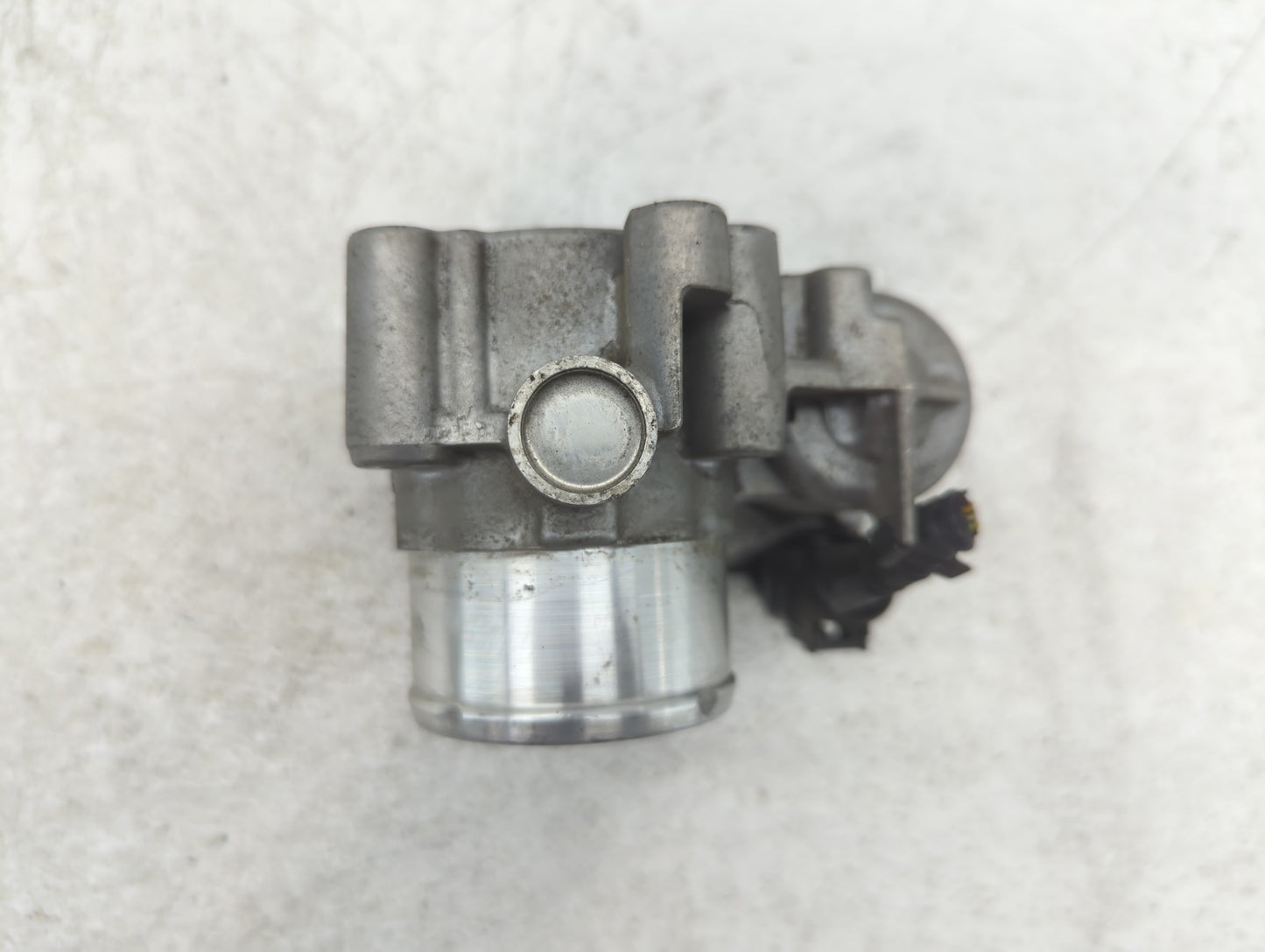 2014-2019 Ford Fiesta Throttle Body P/N:7S7G-9F991-CA Fits Fits 2013 2014 2015 2016 2017 2018 2019 OEM Used Auto Parts - Oem