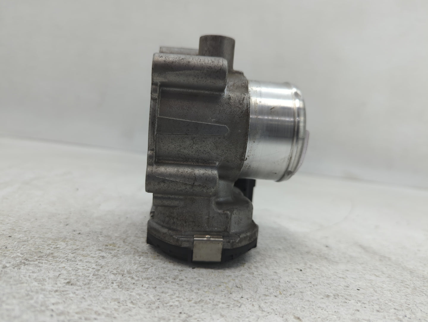 2014-2019 Ford Fiesta Throttle Body P/N:7S7G-9F991-CA Fits Fits 2013 2014 2015 2016 2017 2018 2019 OEM Used Auto Parts - Oem