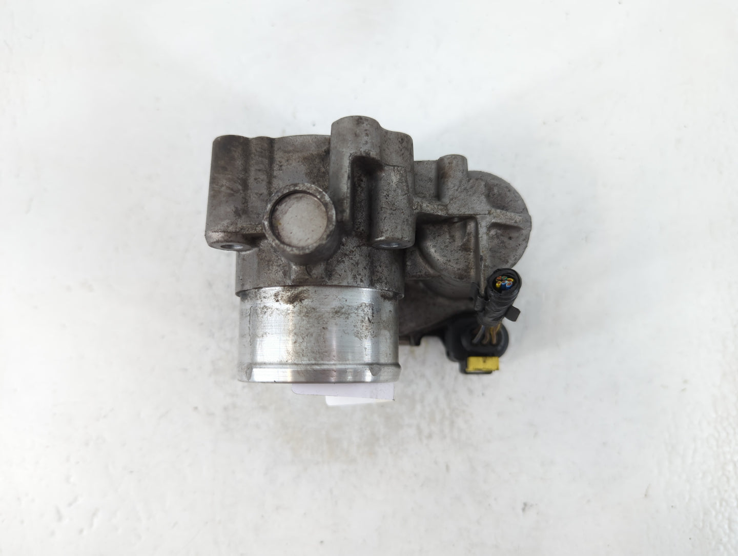 2014-2019 Ford Fiesta Throttle Body P/N:7S7G-9F991-CA Fits Fits 2013 2014 2015 2016 2017 2018 2019 OEM Used Auto Parts - Oem