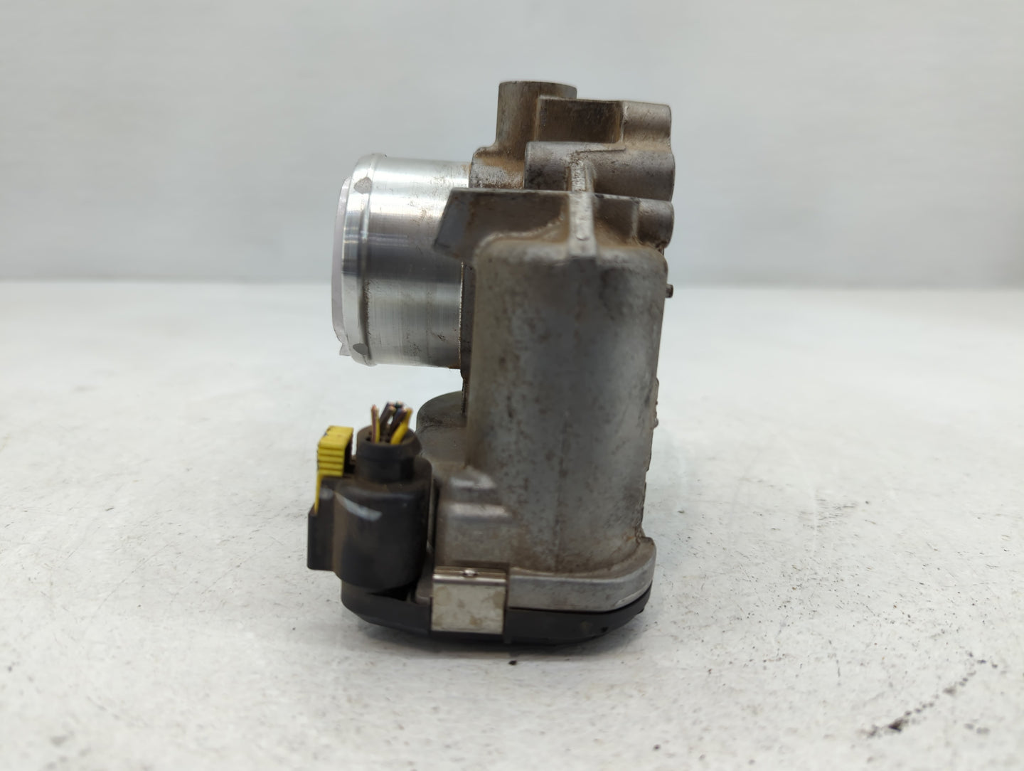 2014-2019 Ford Fiesta Throttle Body P/N:0 280 750 535 7S7G-9F991-CA Fits Fits 2013 2014 2015 2016 2017 2018 2019 OEM Used Au