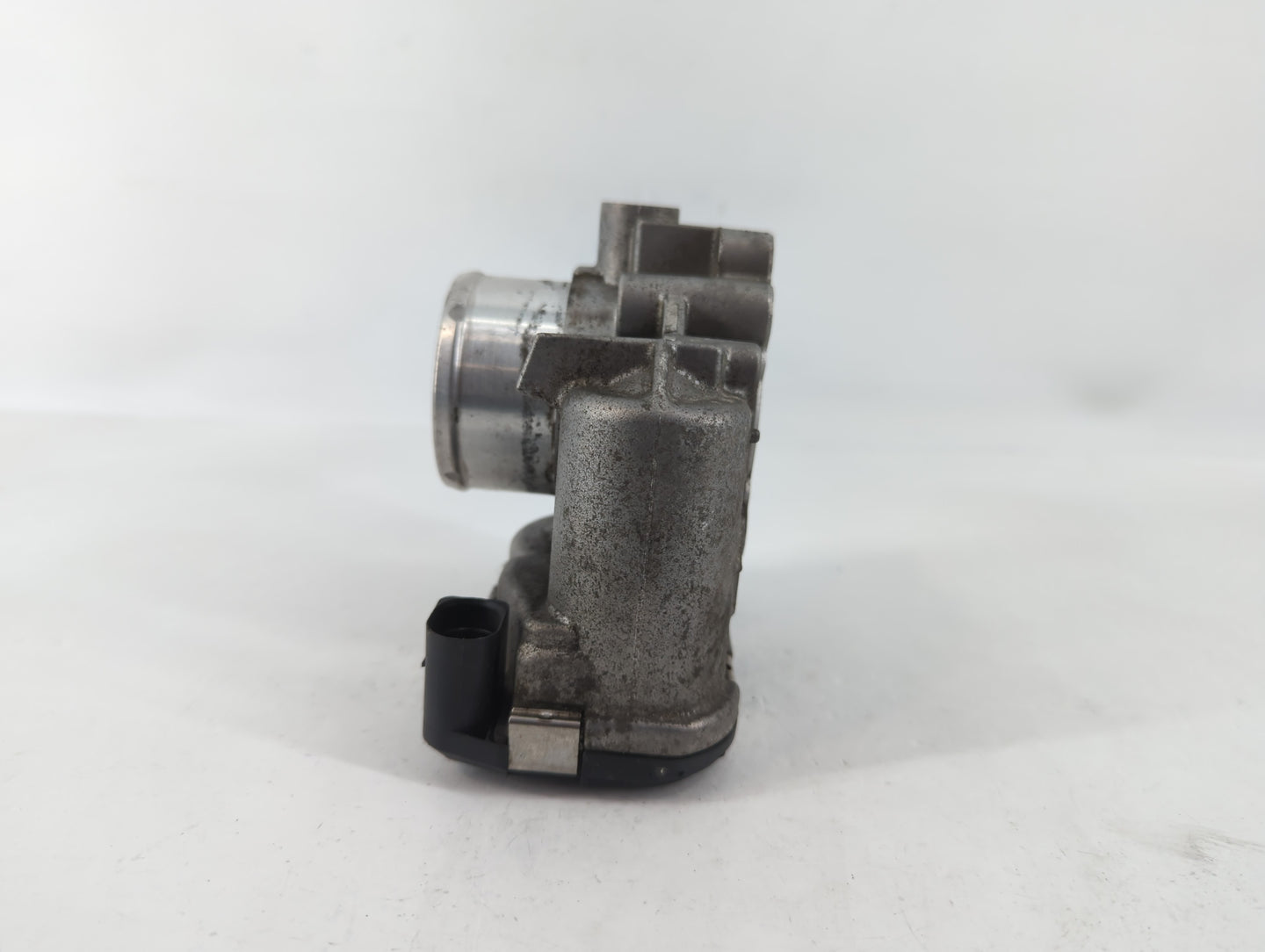 2014-2019 Ford Fiesta Throttle Body P/N:7S7G-9F991-CA Fits Fits 2013 2014 2015 2016 2017 2018 2019 OEM Used Auto Parts - Oem