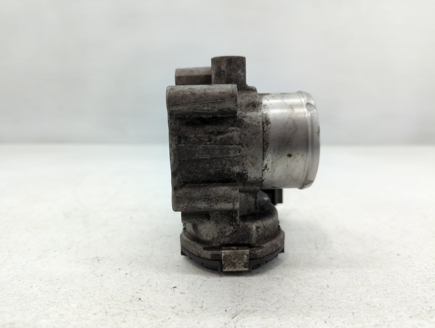 2014-2019 Ford Fiesta Throttle Body P/N:7S7G-9F991-CA Fits Fits 2013 2014 2015 2016 2017 2018 2019 OEM Used Auto Parts - Oem