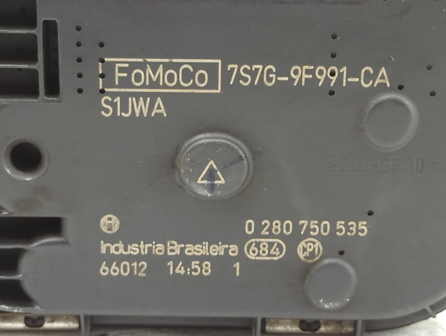 2014-2019 Ford Fiesta Throttle Body P/N:7S7G-9F991-CA Fits Fits 2013 2014 2015 2016 2017 2018 2019 OEM Used Auto Parts - Oem