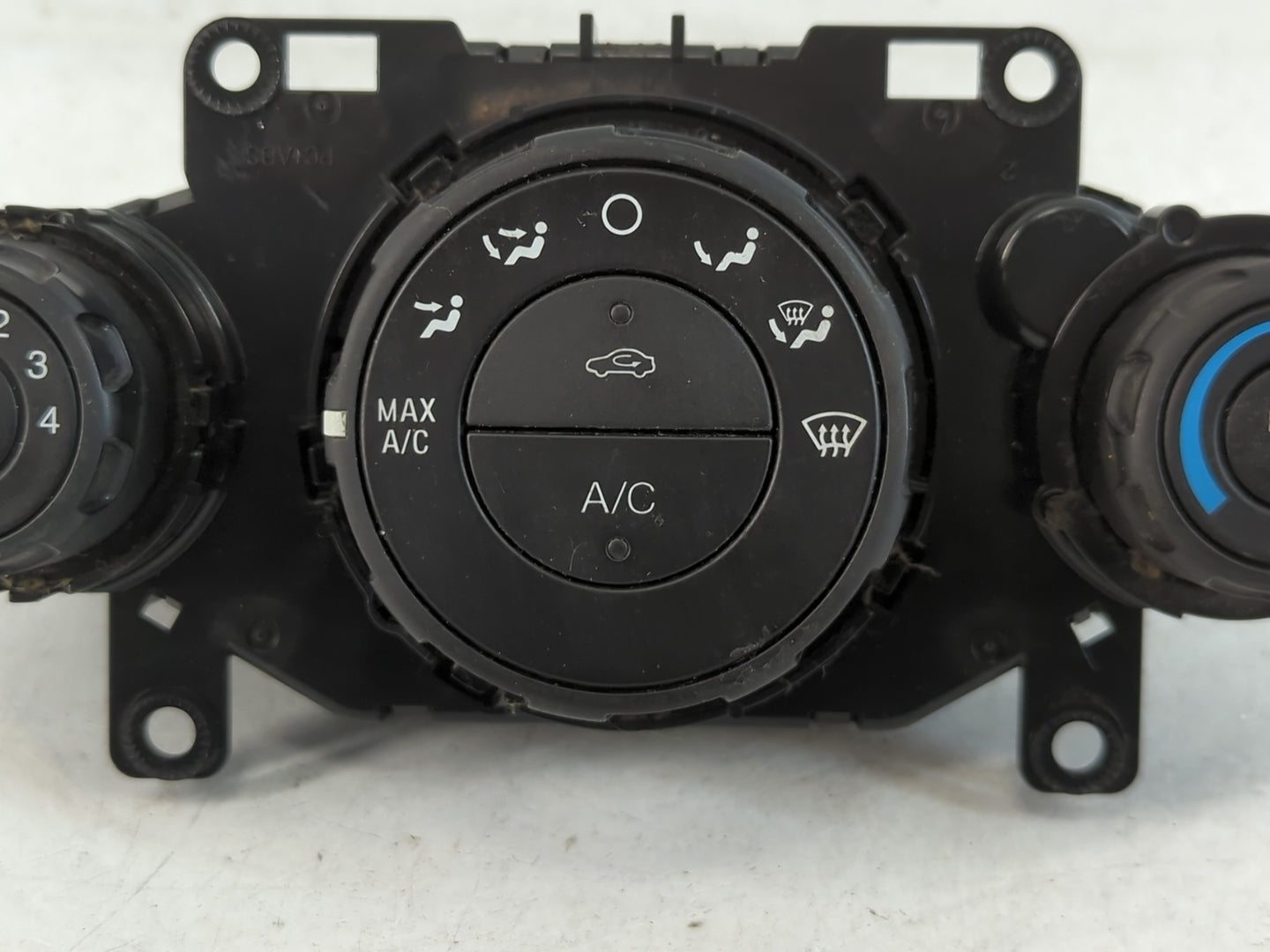 2014-2019 Ford Fiesta Climate Control Module Temperature AC/Heater Replacement P/N:D2BT 19980 AF Fits OEM Used Auto Parts - 