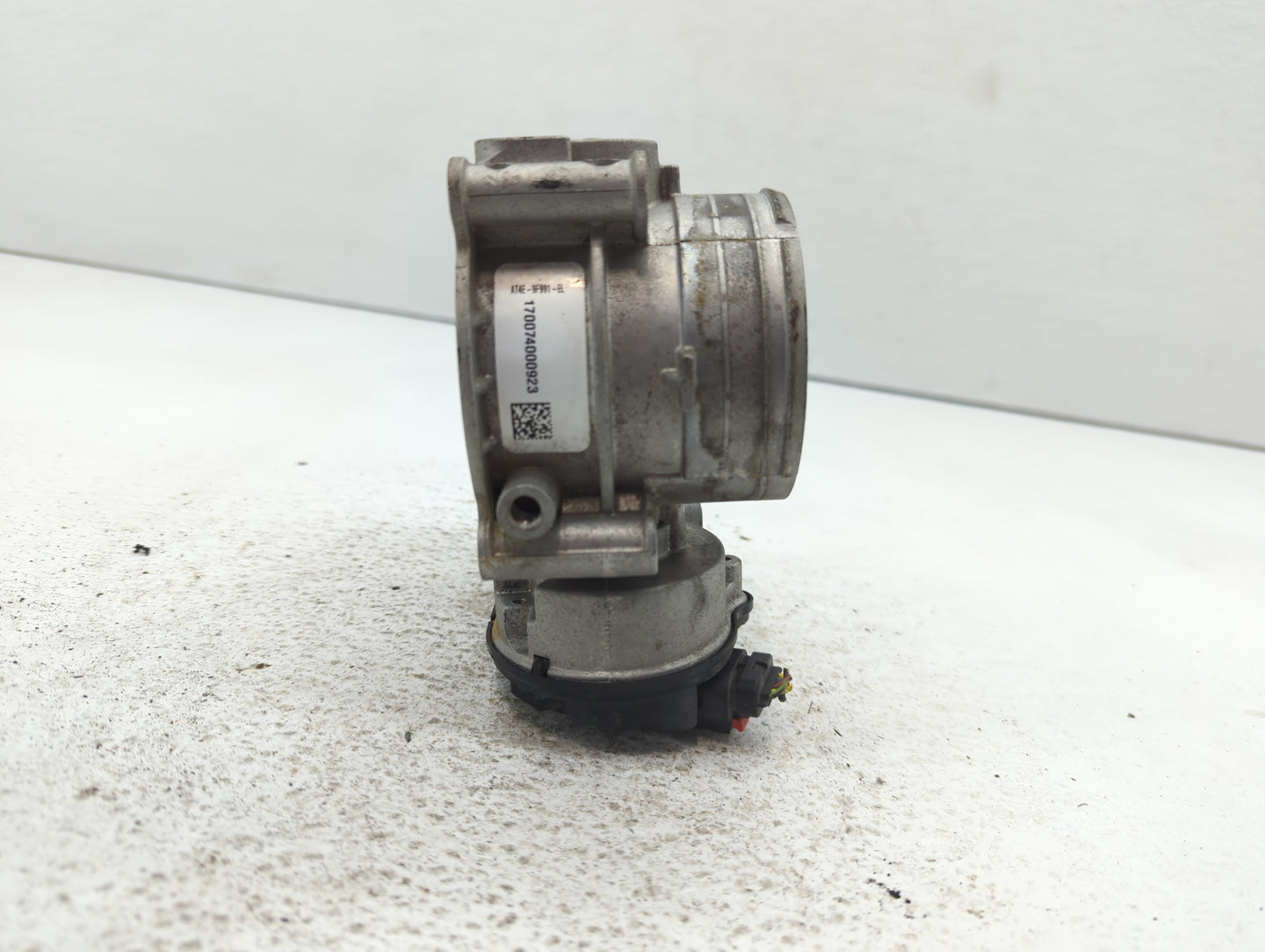 2013-2019 Ford Flex Throttle Body P/N:AT4E-9F991-EL Fits Fits 2011 2012 2013 2014 2015 2016 2017 2018 2019 OEM Used Auto Par