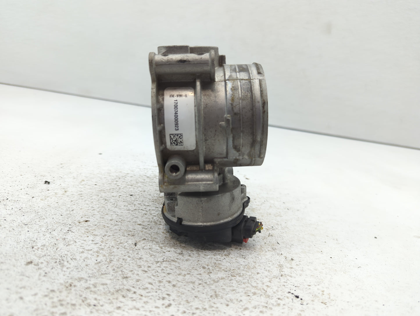 2013-2019 Ford Flex Throttle Body P/N:AT4E-9F991-EL Fits Fits 2011 2012 2013 2014 2015 2016 2017 2018 2019 OEM Used Auto Par