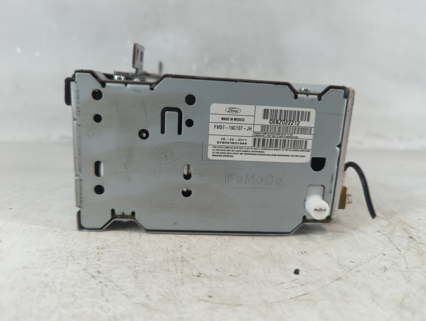 2017-2018 Ford Focus Radio AM FM Cd Player Receiver Replacement P/N:FM5T-19C107-JH Fits Fits 2017 2018 OEM Used Auto Parts -