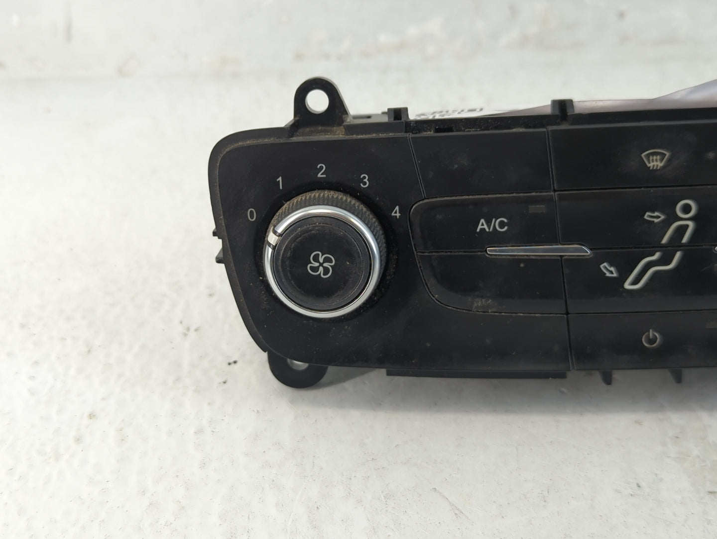 2015-2018 Ford Focus Climate Control Module Temperature AC/Heater Replacement P/N:F1ET-19980-JJ Fits Fits 2015 2016 2017 201