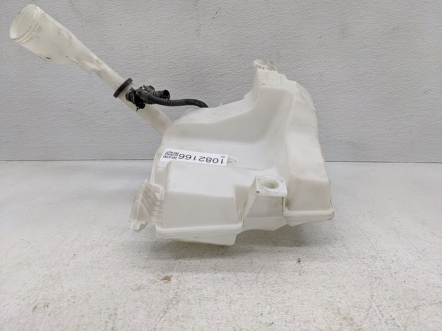 2012-2018 Ford Focus Windshield Washer Fluid Reservoir Bottle Oem - Oemusedautoparts1.com