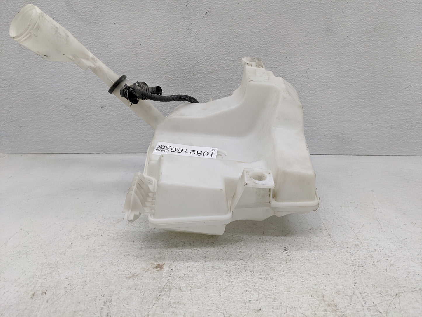 2012-2018 Ford Focus Windshield Washer Fluid Reservoir Bottle Oem - Oemusedautoparts1.com
