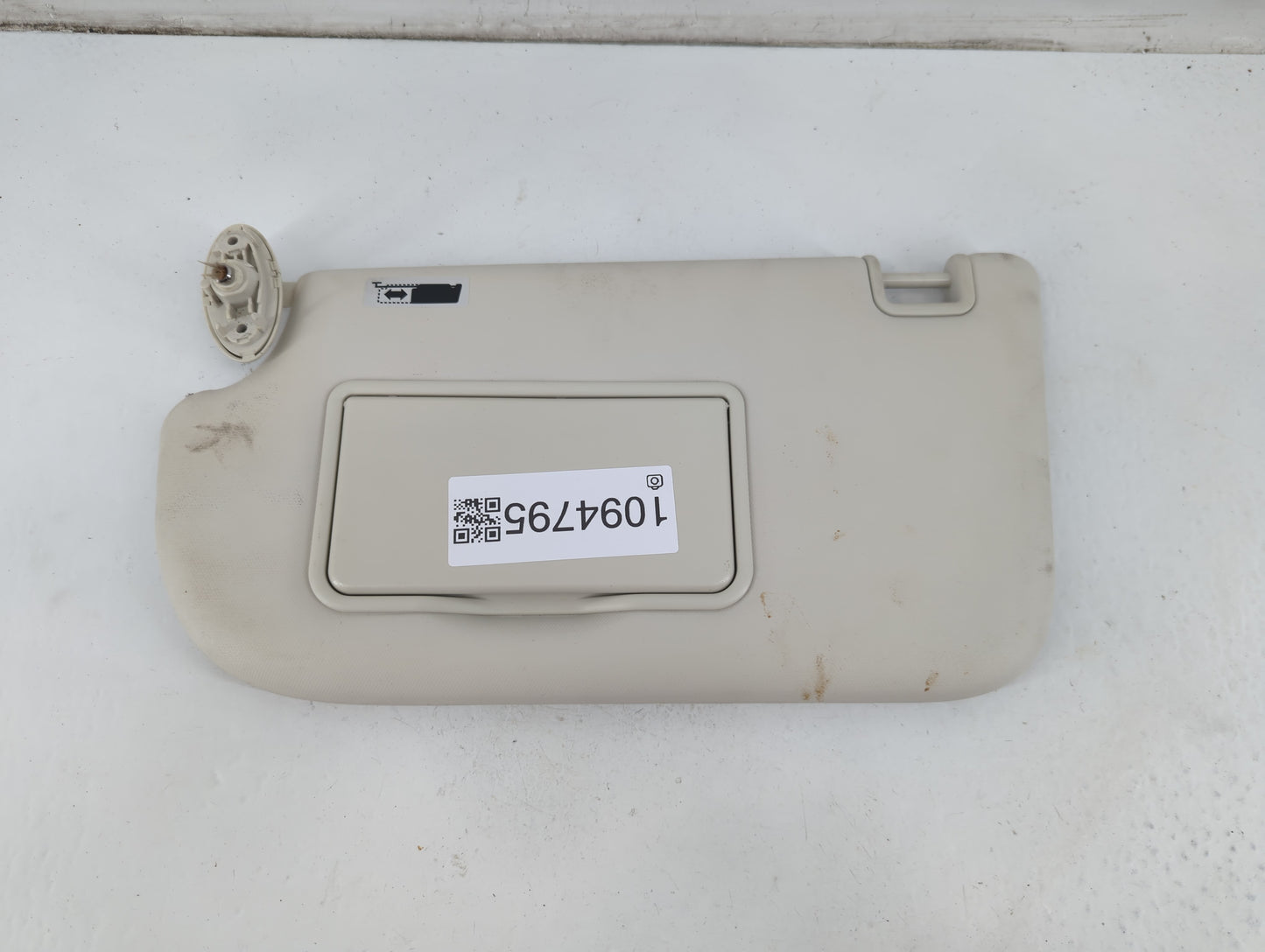 2013-2018 Ford Focus Sun Visor Shade Replacement Driver Left Mirror Fits Fits 2013 2014 2015 2016 2017 2018 OEM Used Auto Pa