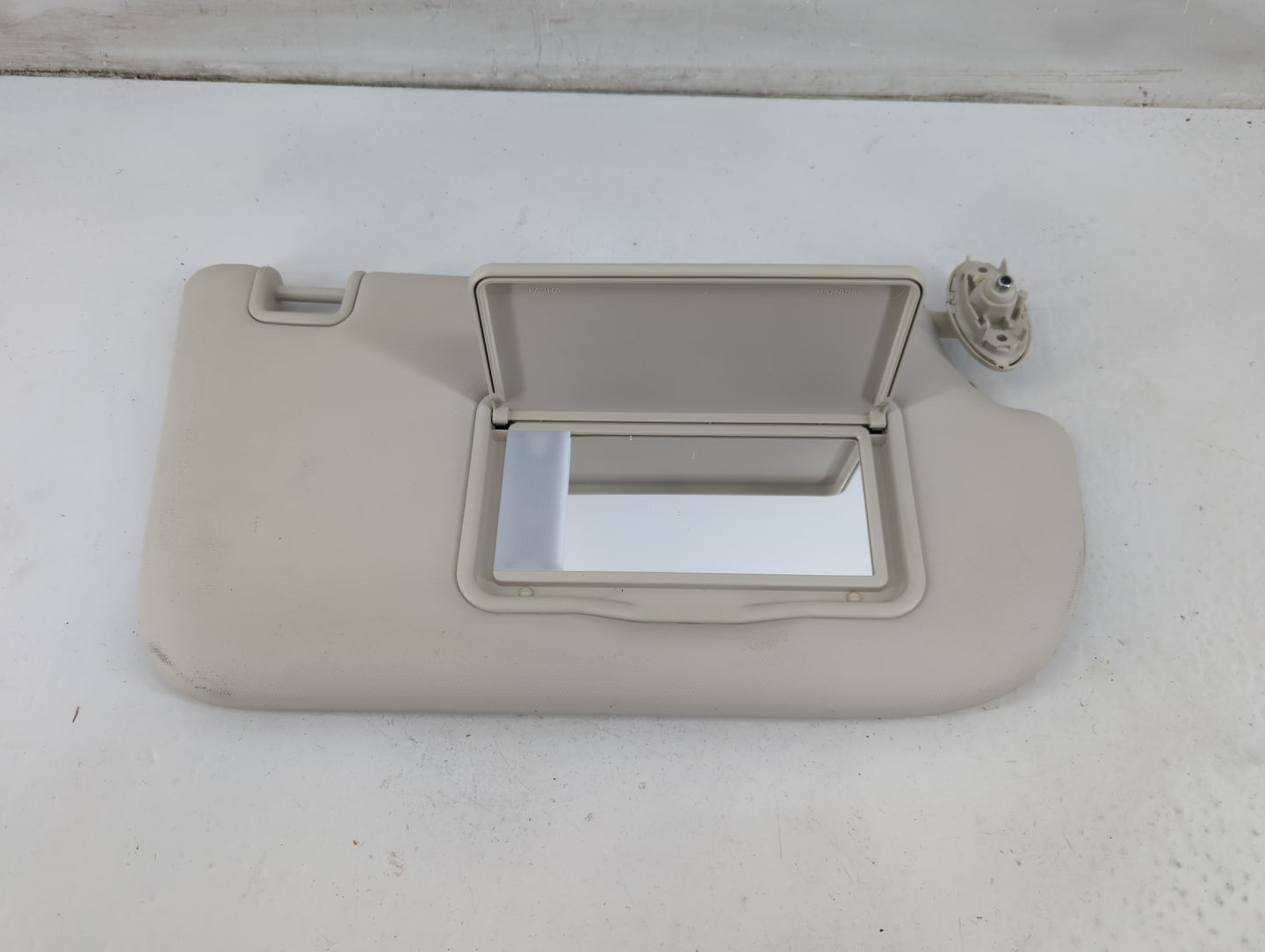 2013-2018 Ford Focus Sun Visor Shade Replacement Passenger Right Mirror Fits Fits 2013 2014 2015 2016 2017 2018 OEM Used Aut