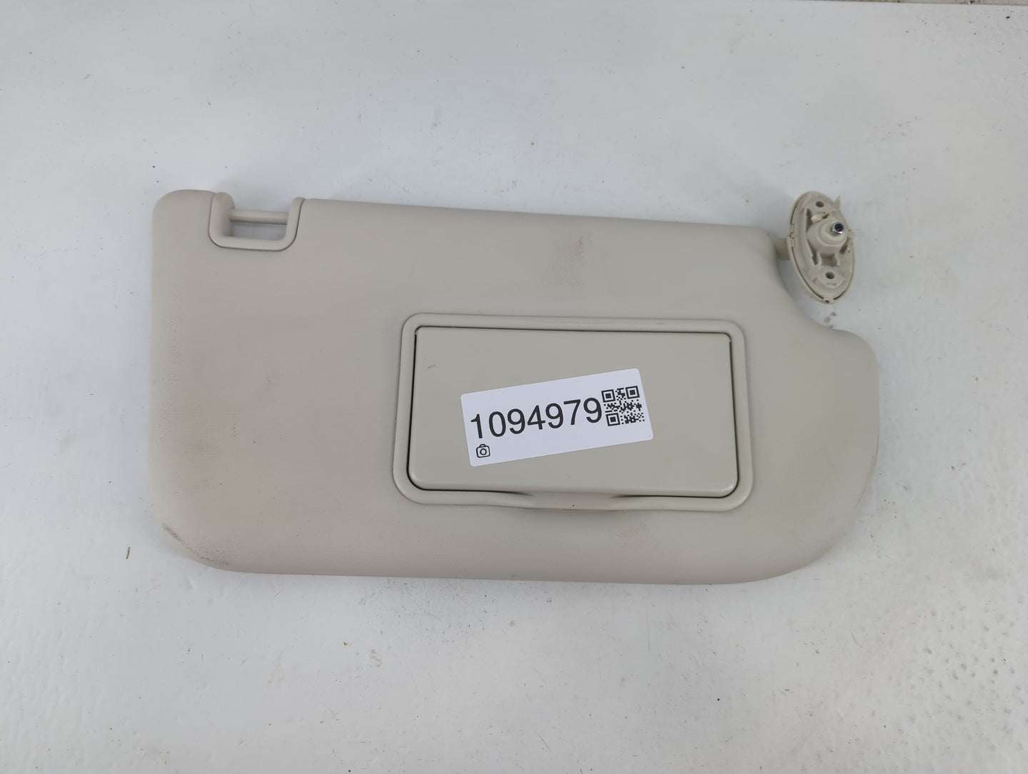 2013-2018 Ford Focus Sun Visor Shade Replacement Passenger Right Mirror Fits Fits 2013 2014 2015 2016 2017 2018 OEM Used Aut