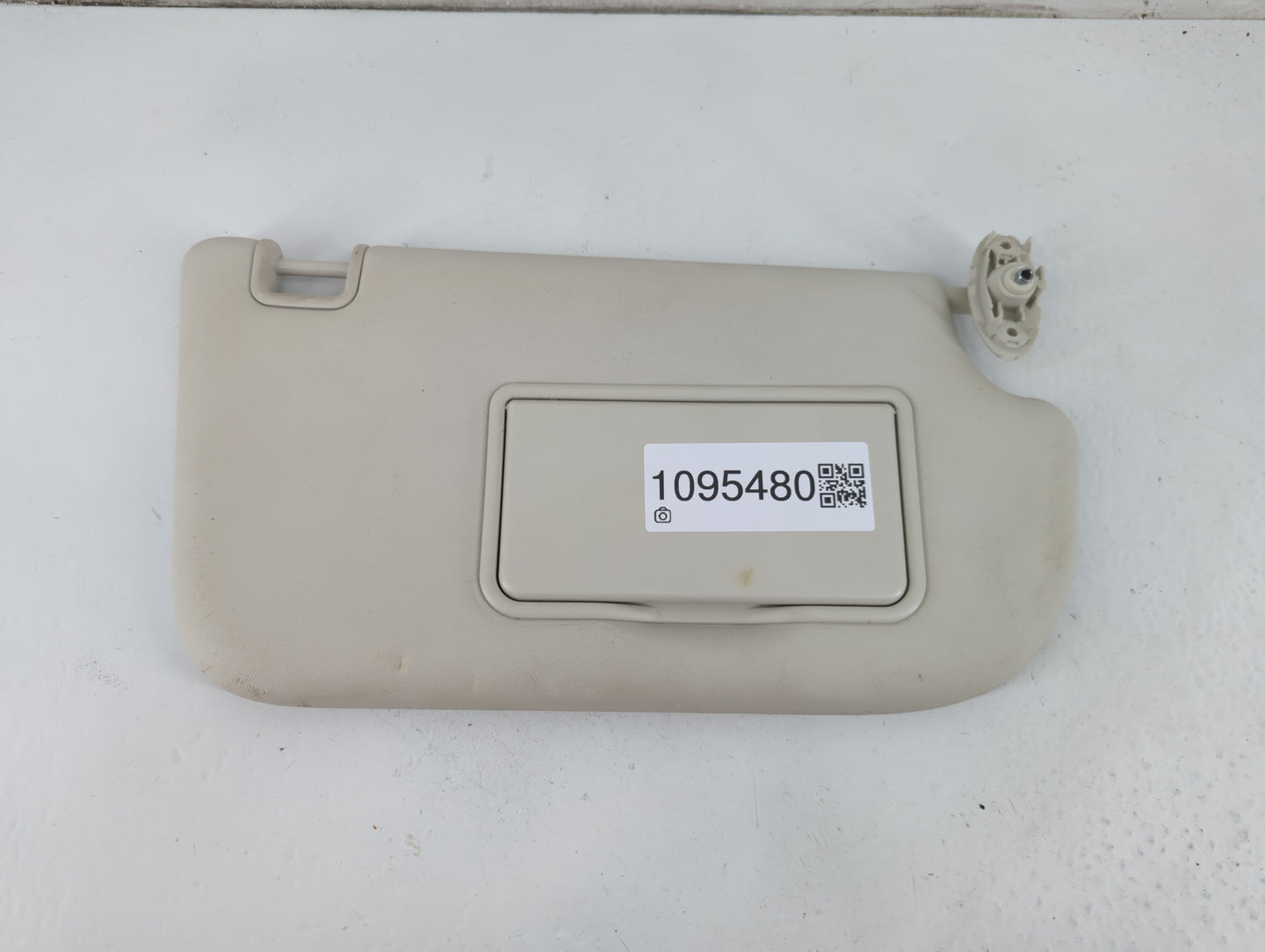 2013-2018 Ford Focus Sun Visor Shade Replacement Passenger Right Mirror Fits Fits 2013 2014 2015 2016 2017 2018 OEM Used Aut