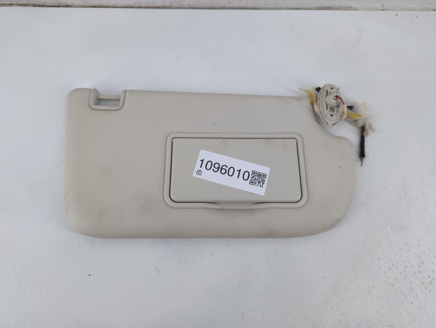 2013-2018 Ford Focus Sun Visor Shade Replacement Passenger Right Mirror Fits Fits 2013 2014 2015 2016 2017 2018 OEM Used Aut