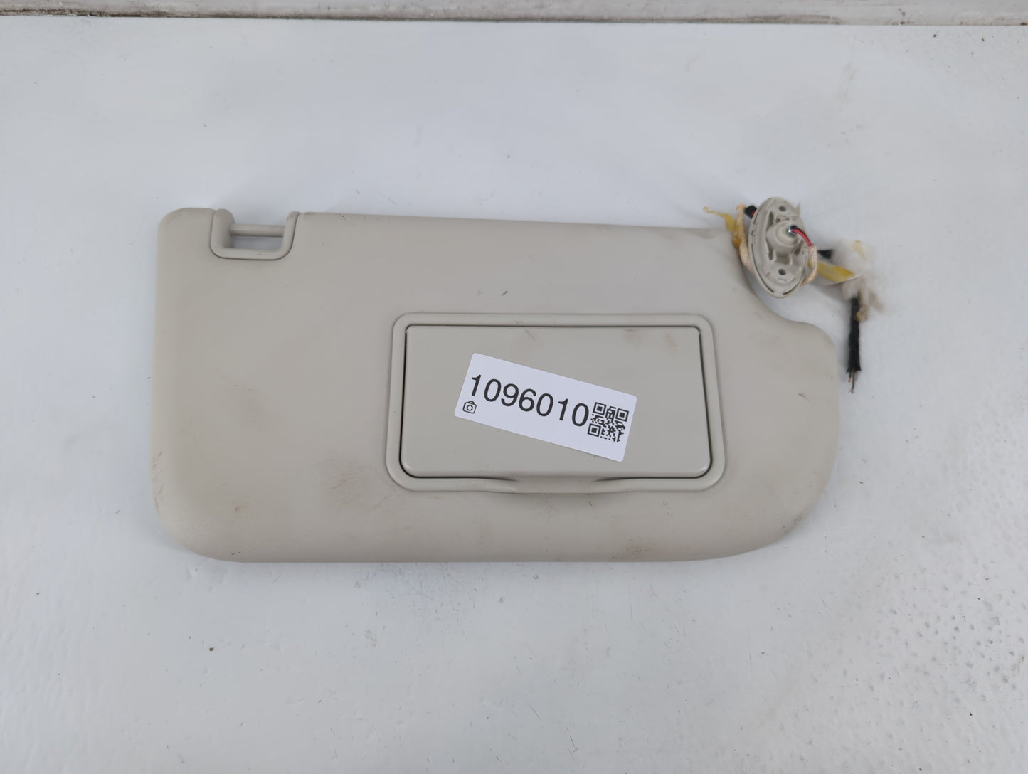 2013-2018 Ford Focus Sun Visor Shade Replacement Passenger Right Mirror Fits Fits 2013 2014 2015 2016 2017 2018 OEM Used Aut