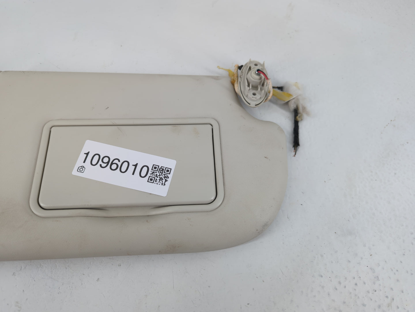2013-2018 Ford Focus Sun Visor Shade Replacement Passenger Right Mirror Fits Fits 2013 2014 2015 2016 2017 2018 OEM Used Aut