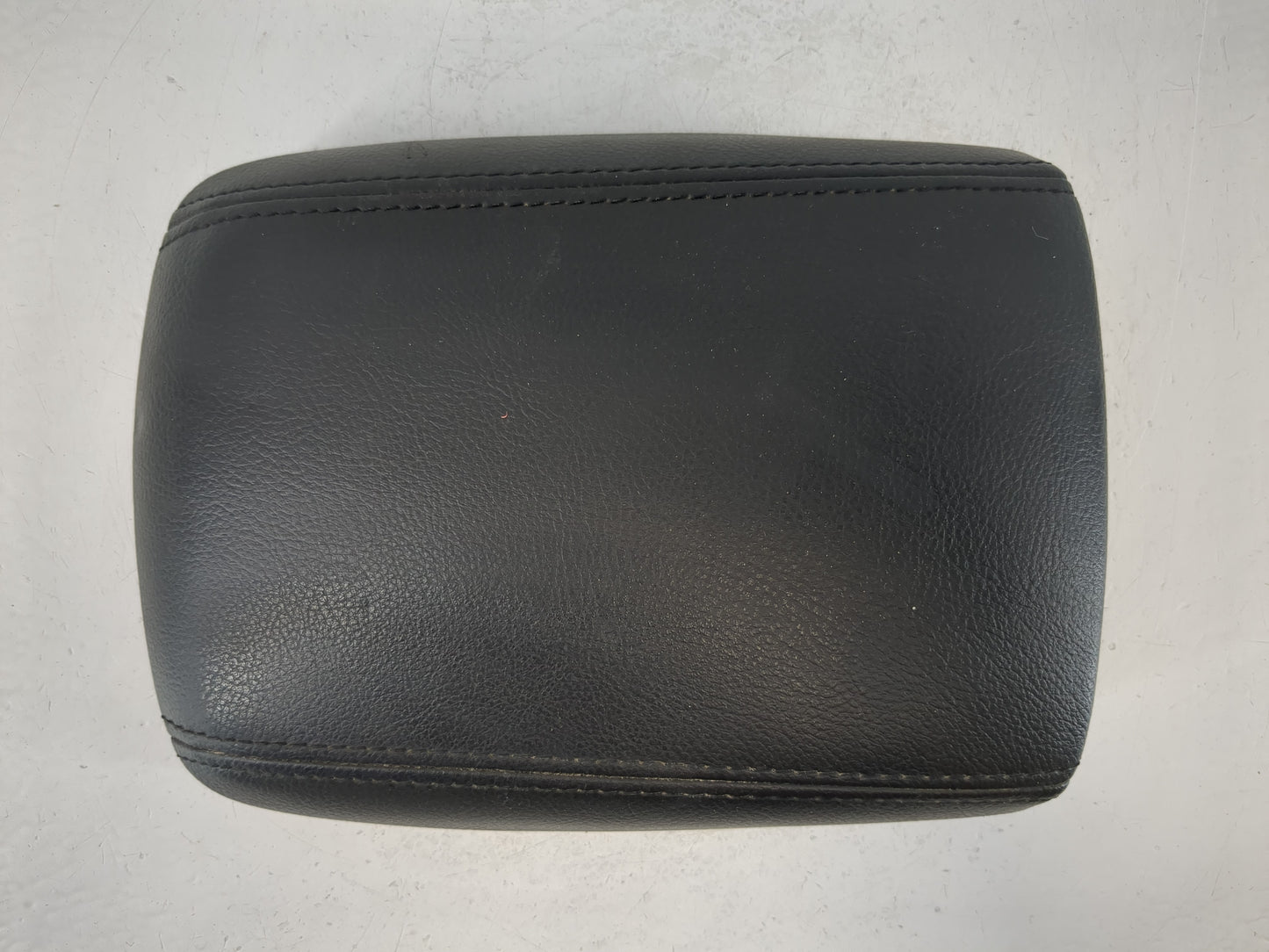 2015-2018 Ford Focus Center Console Armrest Cover Lid Fits Fits 2015 2016 2017 2018 OEM Used Auto Parts - Oemusedautoparts1.