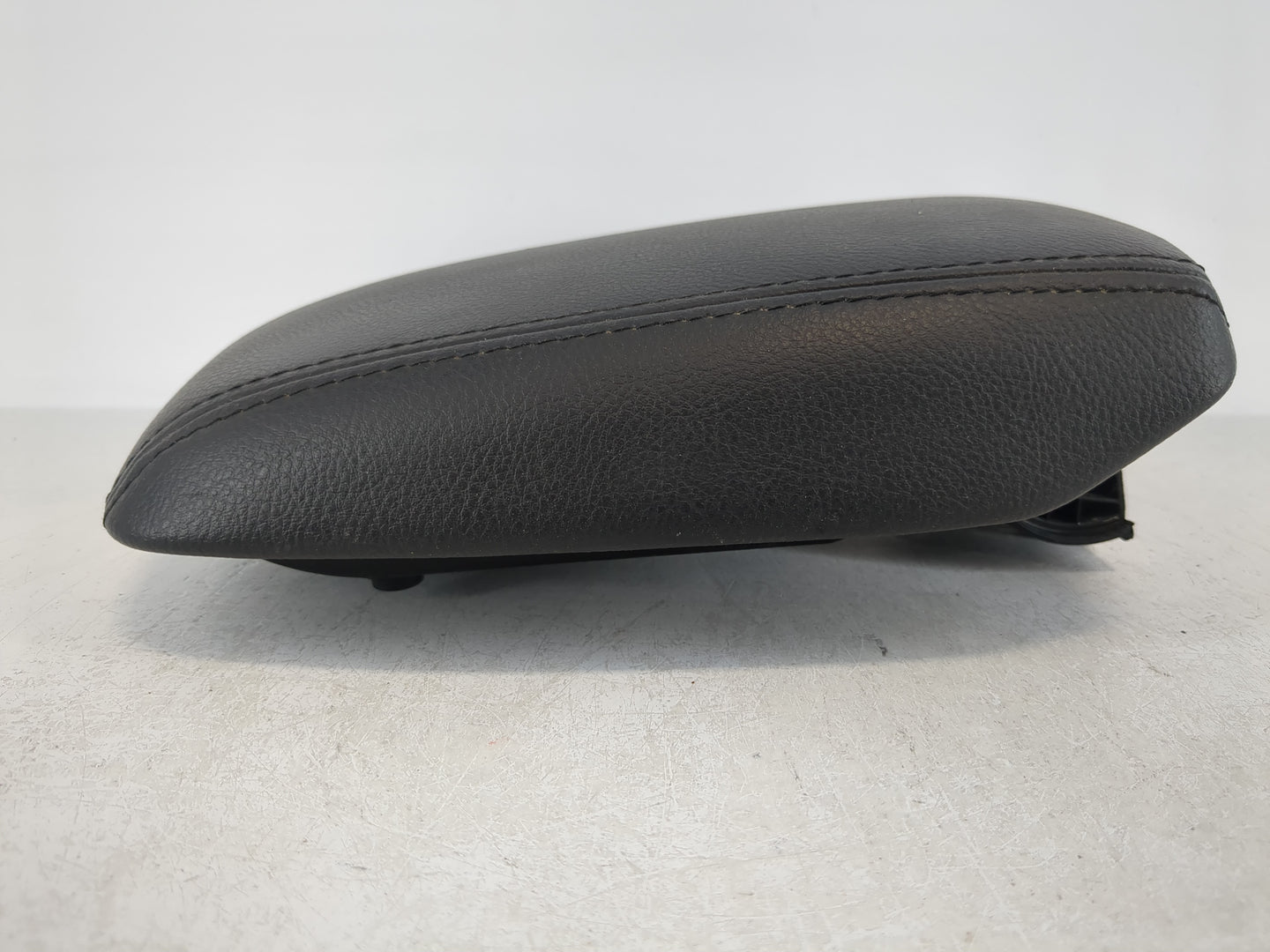 2015-2018 Ford Focus Center Console Armrest Cover Lid Fits Fits 2015 2016 2017 2018 OEM Used Auto Parts - Oemusedautoparts1.