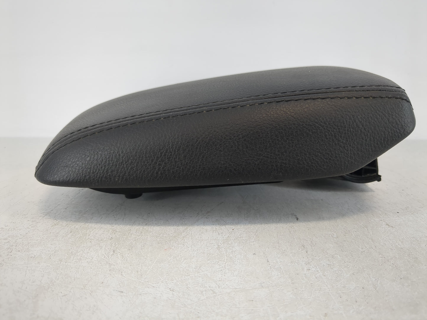2015-2018 Ford Focus Center Console Armrest Cover Lid Fits Fits 2015 2016 2017 2018 OEM Used Auto Parts - Oemusedautoparts1.