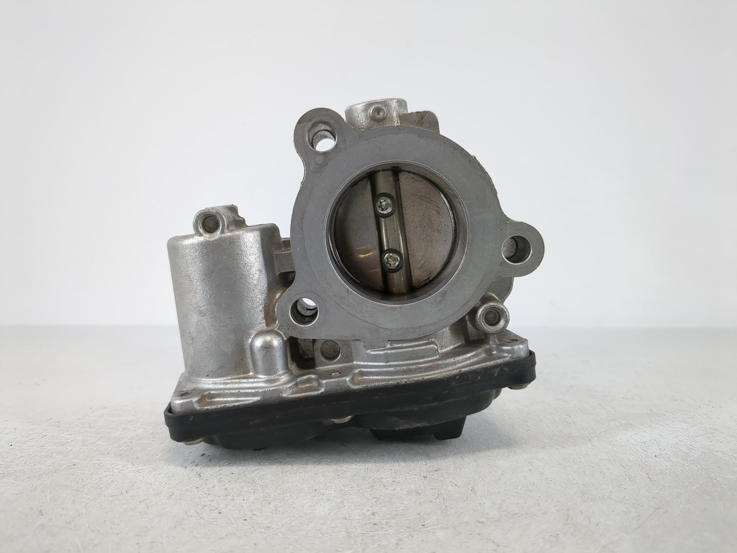 2014-2018 Ford Focus Throttle Body P/N:CM5G-9F991-FC Fits Fits 2014 2015 2016 2017 2018 2019 2020 2021 2022 OEM Used Auto Pa