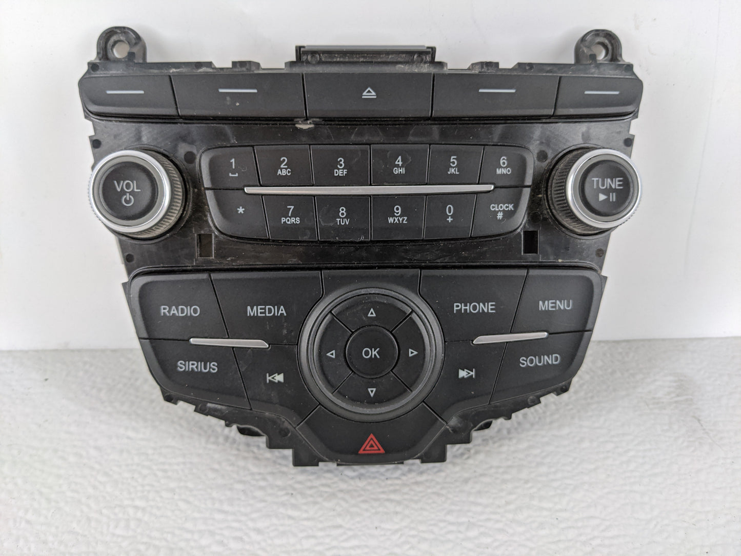2017-2018 Ford Focus Radio AM FM Cd Player Receiver Replacement P/N:F1ET 18K811 KD Fits Fits 2017 2018 OEM Used Auto Parts -
