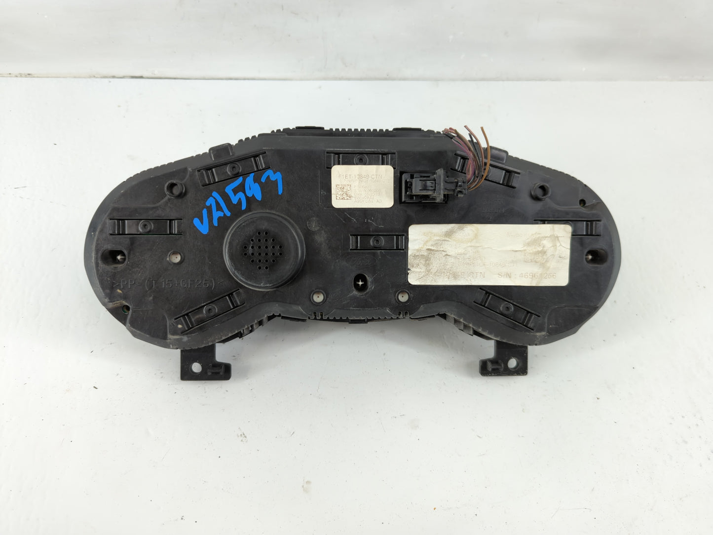 2017-2018 Ford Focus Instrument Cluster Speedometer Gauges P/N:F1ET-10849-CTN Fits Fits 2017 2018 OEM Used Auto Parts - Oemu