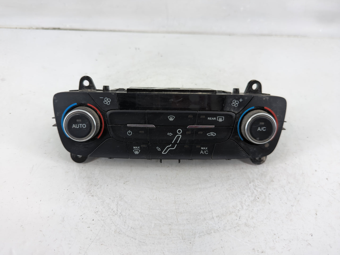 2015-2018 Ford Focus Climate Control Module Temperature AC/Heater Replacement P/N:F1ET-18C612-AJ Fits Fits 2015 2016 2017 20