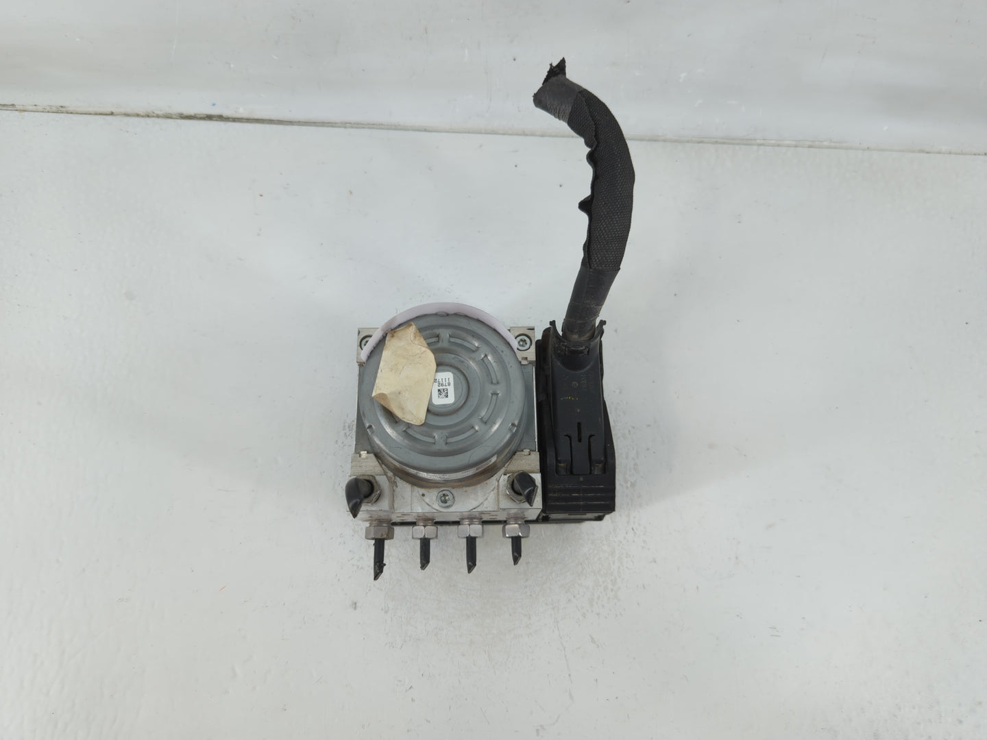 2016-2018 Ford Focus ABS Pump Control Module Replacement P/N:F1FC-2C405-AJ Fits Fits 2016 2017 2018 OEM Used Auto Parts - Oe