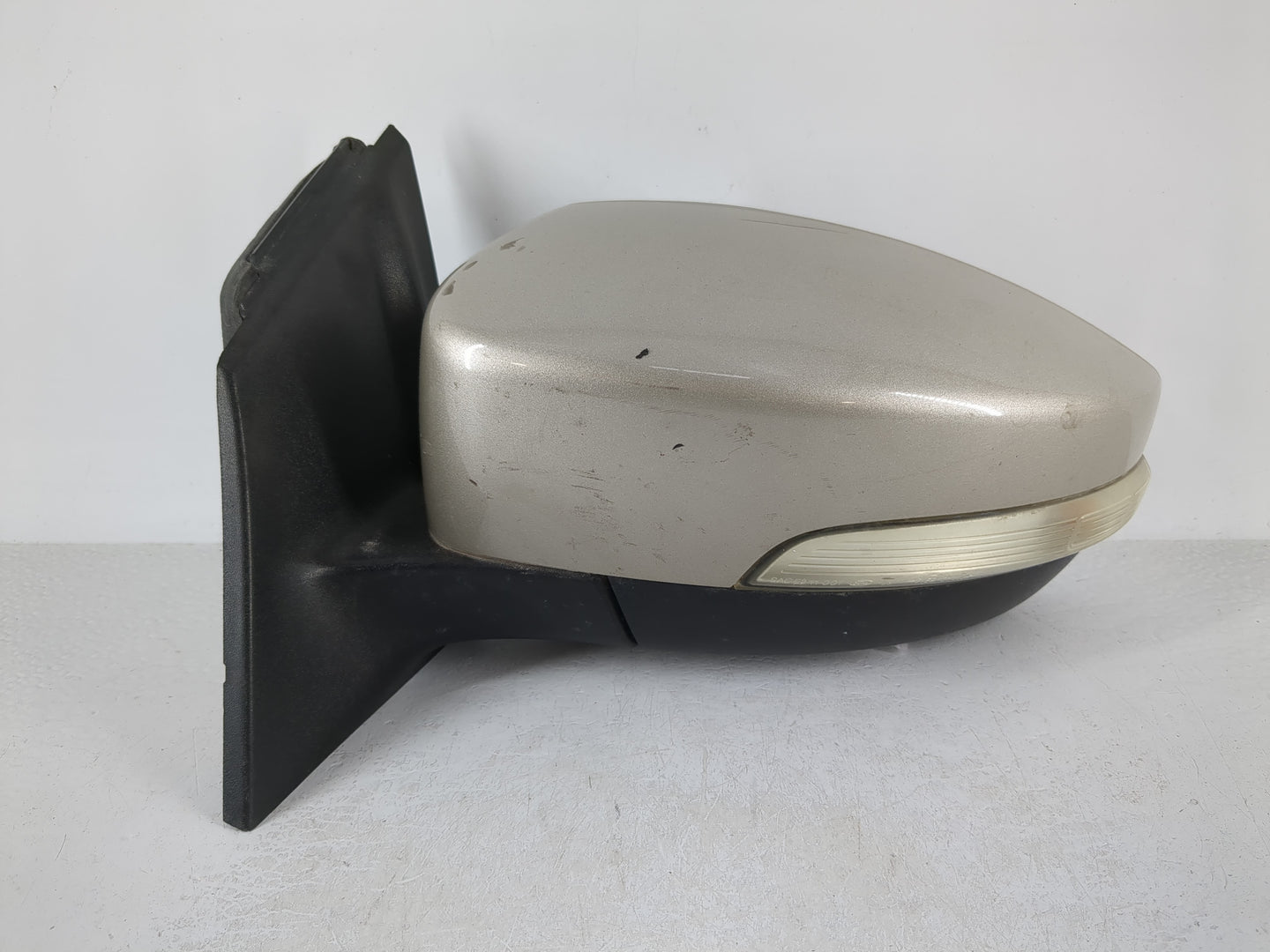 2015-2018 Ford Focus Driver Side View Mirror - Left Door Mirror OEM Used - Oemusedautoparts1.com