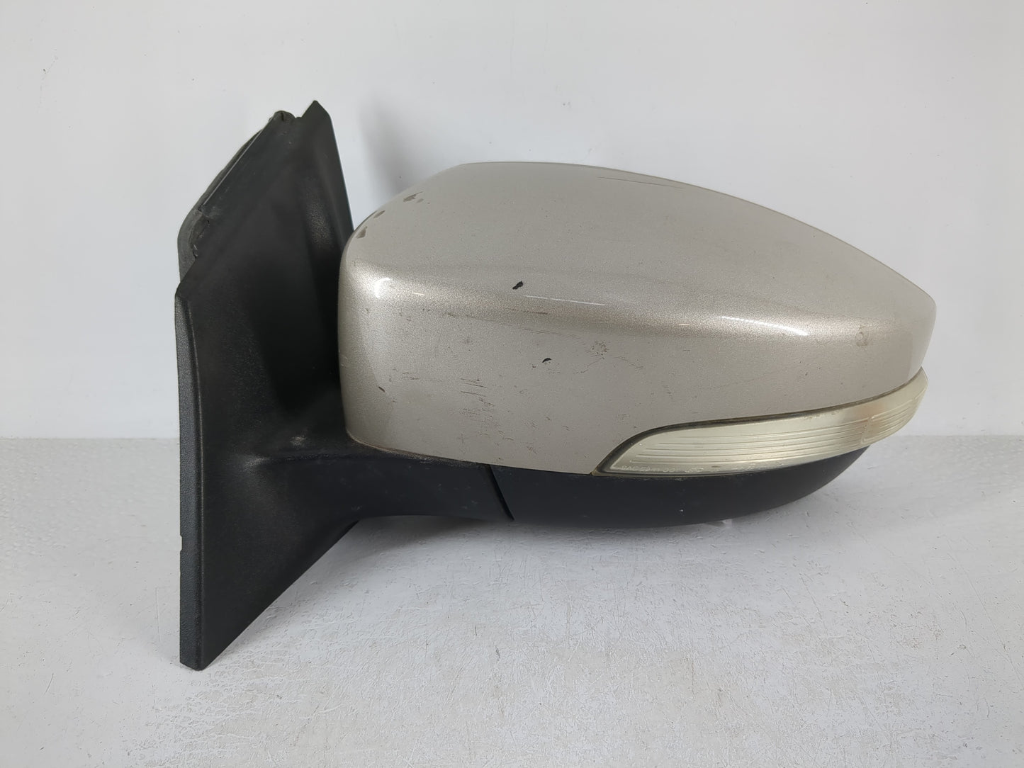 2015-2018 Ford Focus Driver Side View Mirror - Left Door Mirror OEM Used - Oemusedautoparts1.com