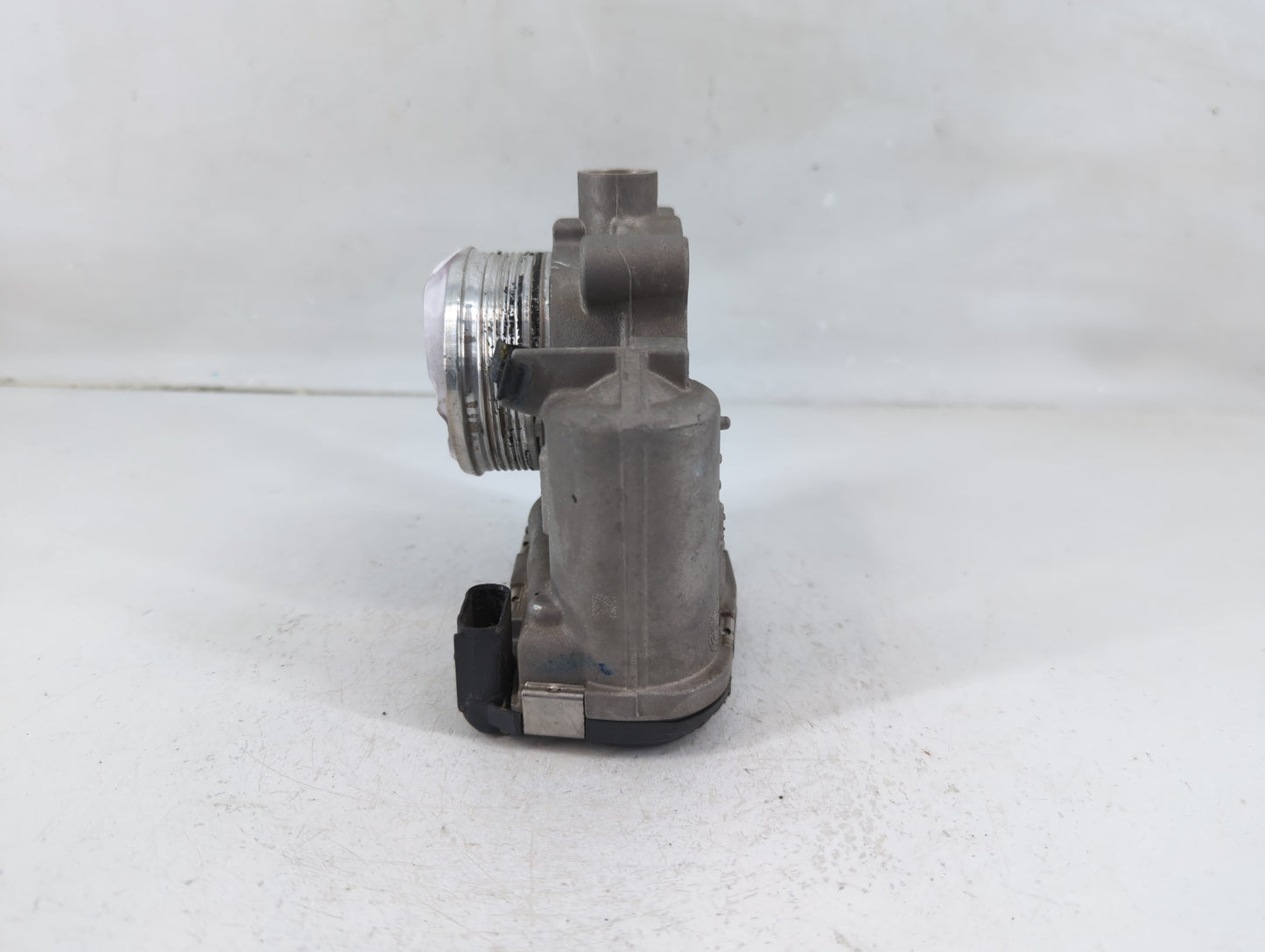 2015-2018 Ford Focus Throttle Body P/N:DS7E-9F991-BB Fits Fits 2014 2015 2016 2017 2018 OEM Used Auto Parts - Oemusedautopar