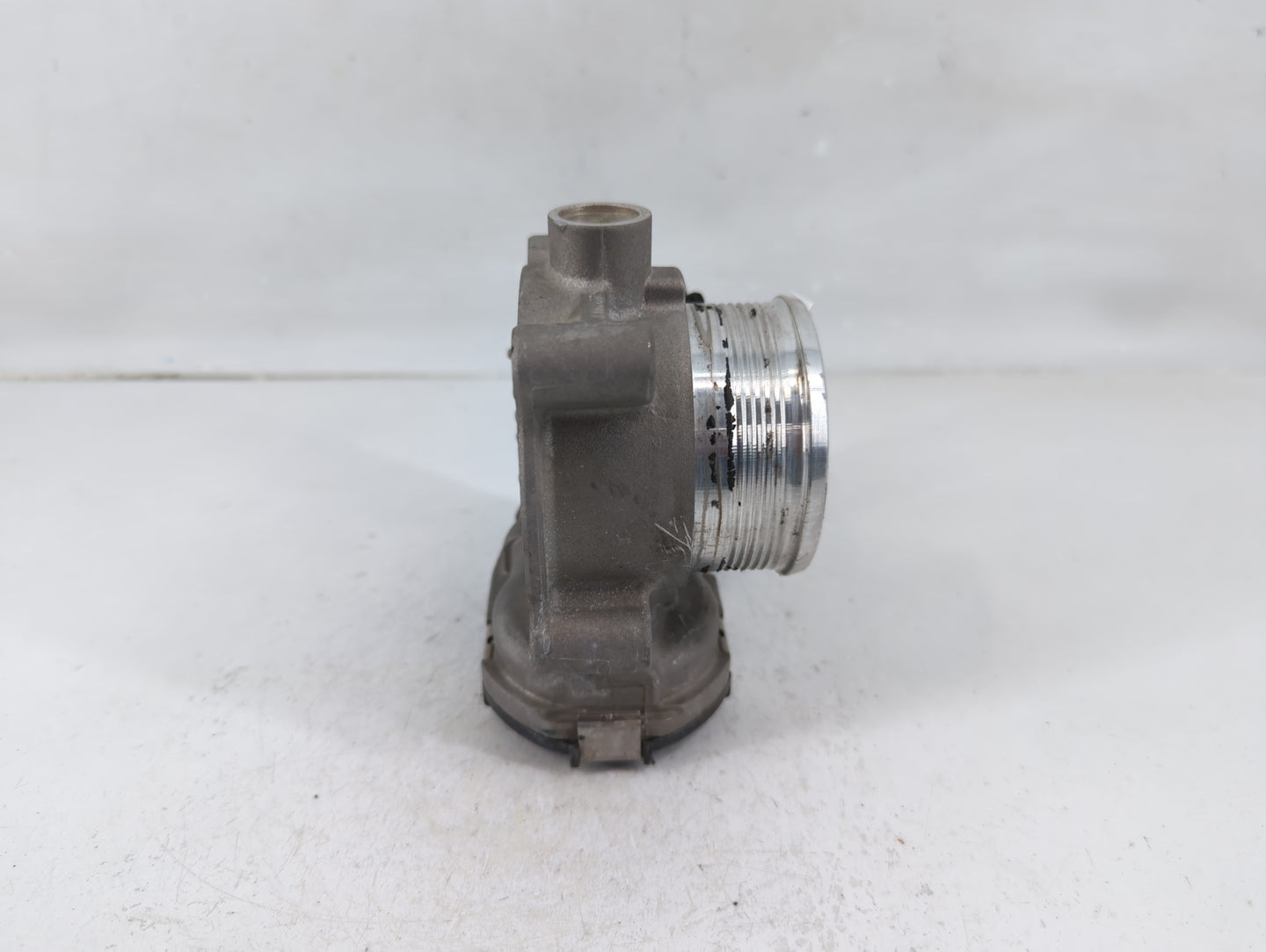 2015-2018 Ford Focus Throttle Body P/N:DS7E-9F991-BB Fits Fits 2014 2015 2016 2017 2018 OEM Used Auto Parts - Oemusedautopar