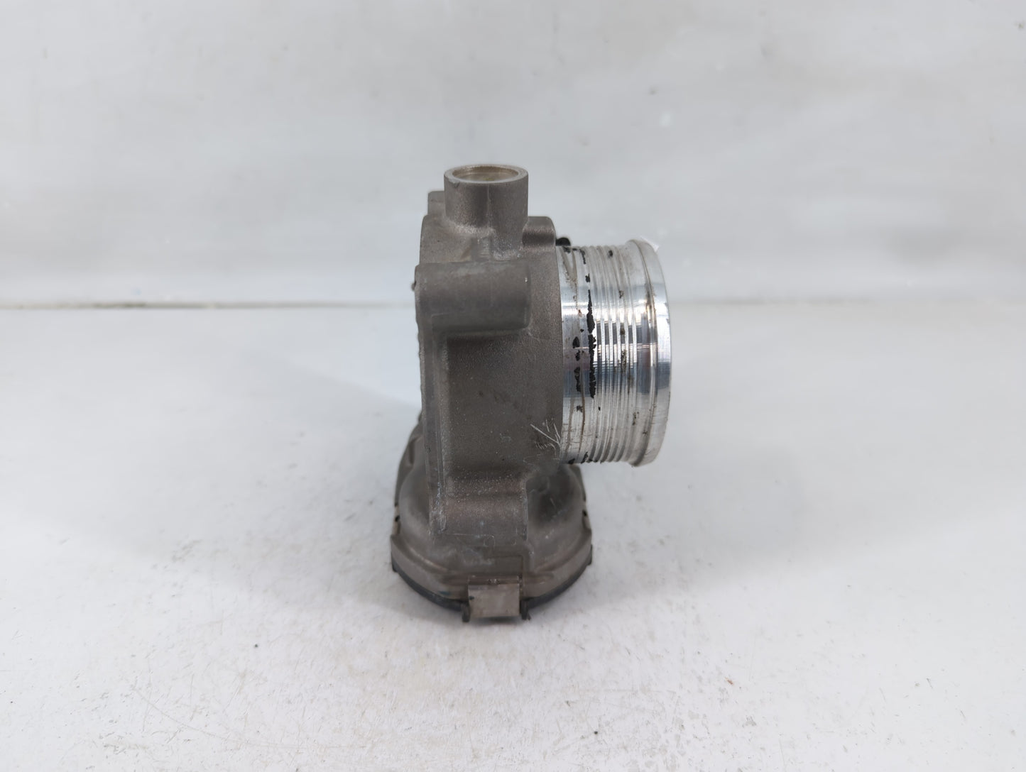 2015-2018 Ford Focus Throttle Body P/N:DS7E-9F991-BB Fits Fits 2014 2015 2016 2017 2018 OEM Used Auto Parts - Oemusedautopar