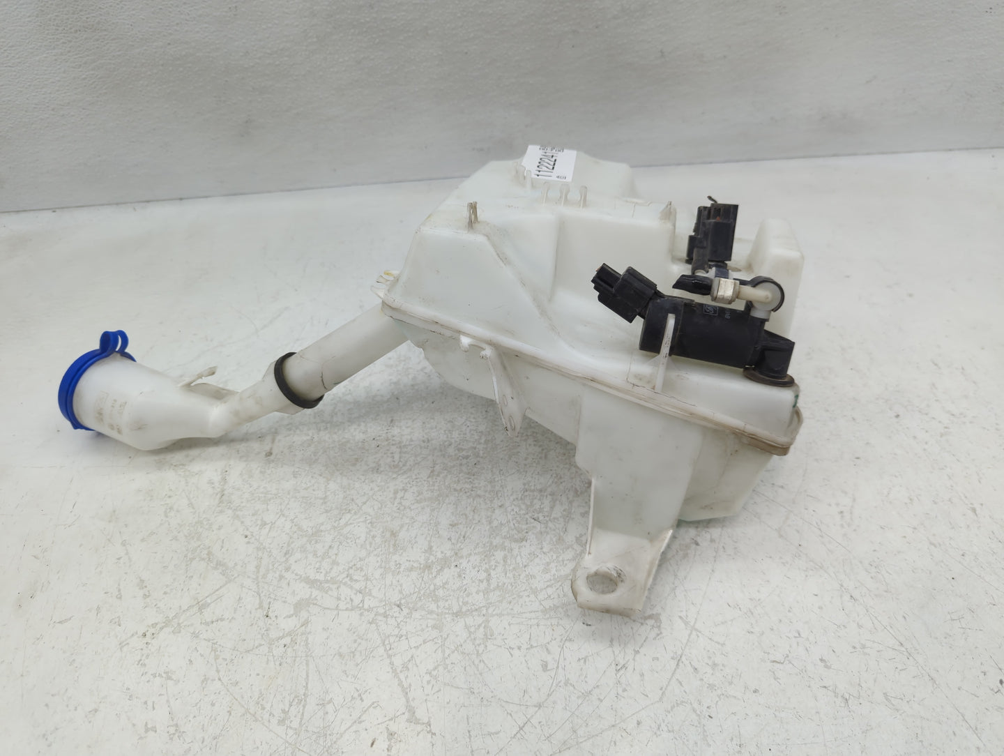 2012-2018 Ford Focus Windshield Washer Fluid Reservoir Bottle Oem - Oemusedautoparts1.com