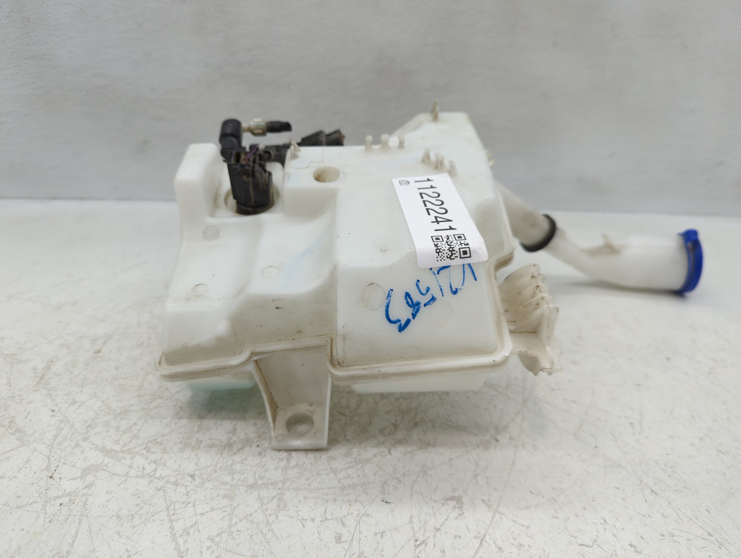 2012-2018 Ford Focus Windshield Washer Fluid Reservoir Bottle Oem - Oemusedautoparts1.com
