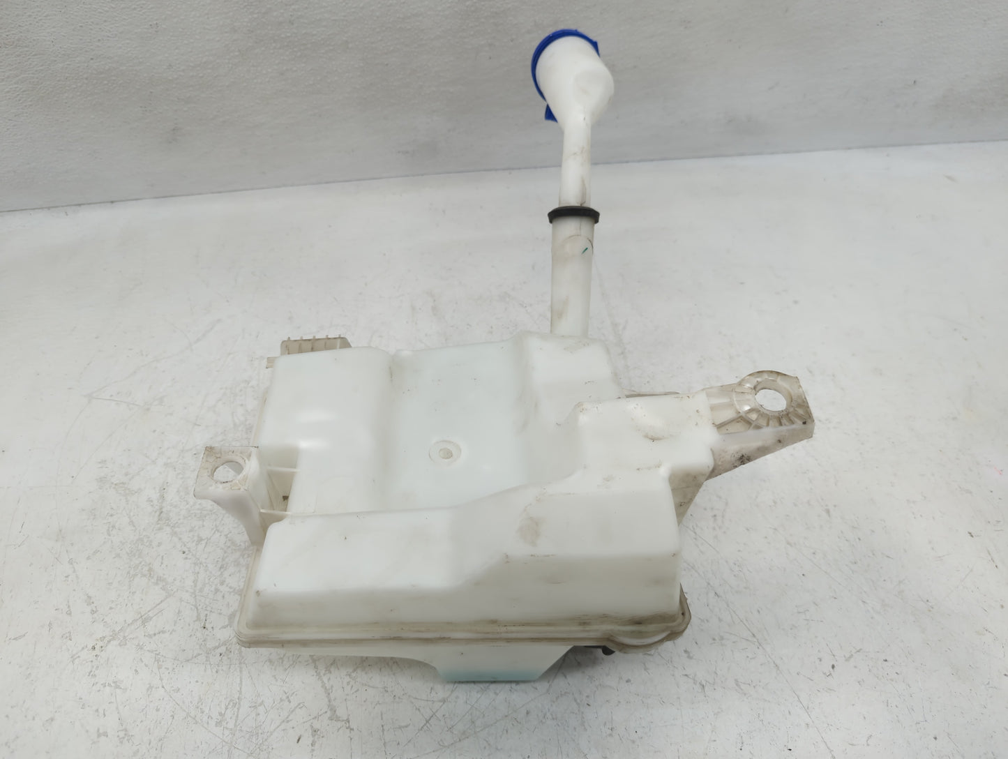 2012-2018 Ford Focus Windshield Washer Fluid Reservoir Bottle Oem - Oemusedautoparts1.com