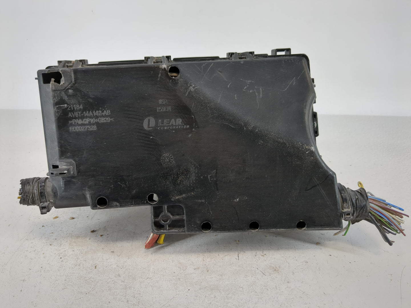 2017-2018 Ford Focus Fusebox Fuse Box Panel Relay Module P/N:AV6T-14A067-AD Fits Fits 2017 2018 OEM Used Auto Parts - Oemuse