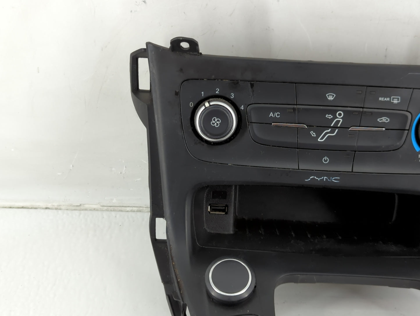 2015-2018 Ford Focus Climate Control Module Temperature AC/Heater Replacement P/N:F1ET-19980-JJ Fits Fits 2015 2016 2017 201