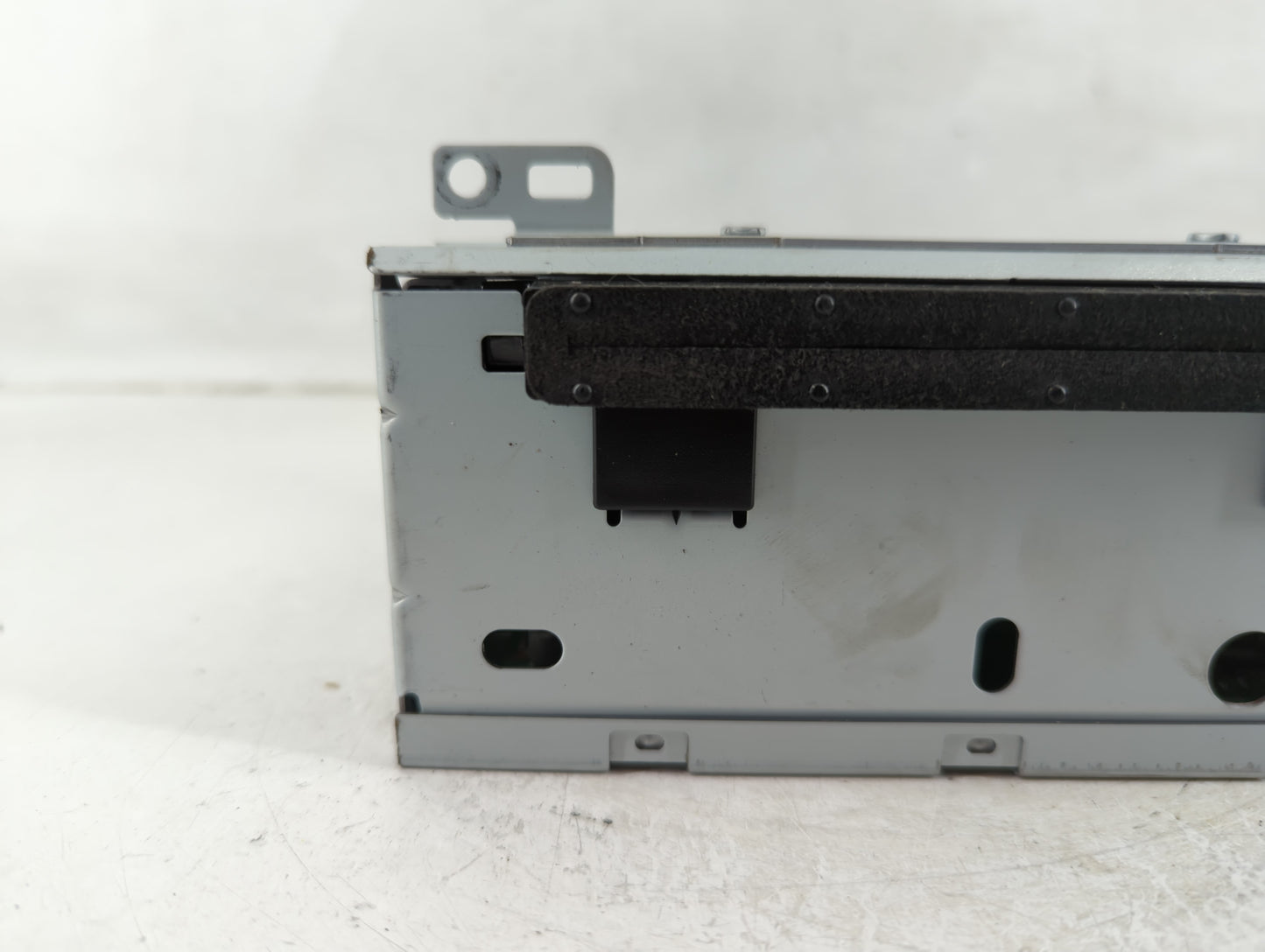 2017-2018 Ford Focus Radio AM FM Cd Player Receiver Replacement P/N:FM5T-19C107-JG Fits Fits 2017 2018 OEM Used Auto Parts -