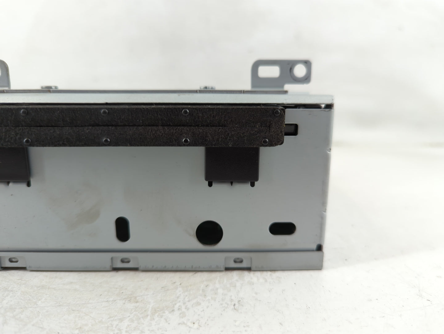 2017-2018 Ford Focus Radio AM FM Cd Player Receiver Replacement P/N:FM5T-19C107-JG Fits Fits 2017 2018 OEM Used Auto Parts -