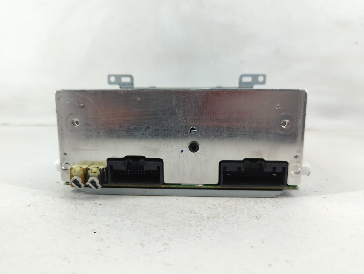 2017-2018 Ford Focus Radio AM FM Cd Player Receiver Replacement P/N:FM5T-19C107-JG Fits Fits 2017 2018 OEM Used Auto Parts -